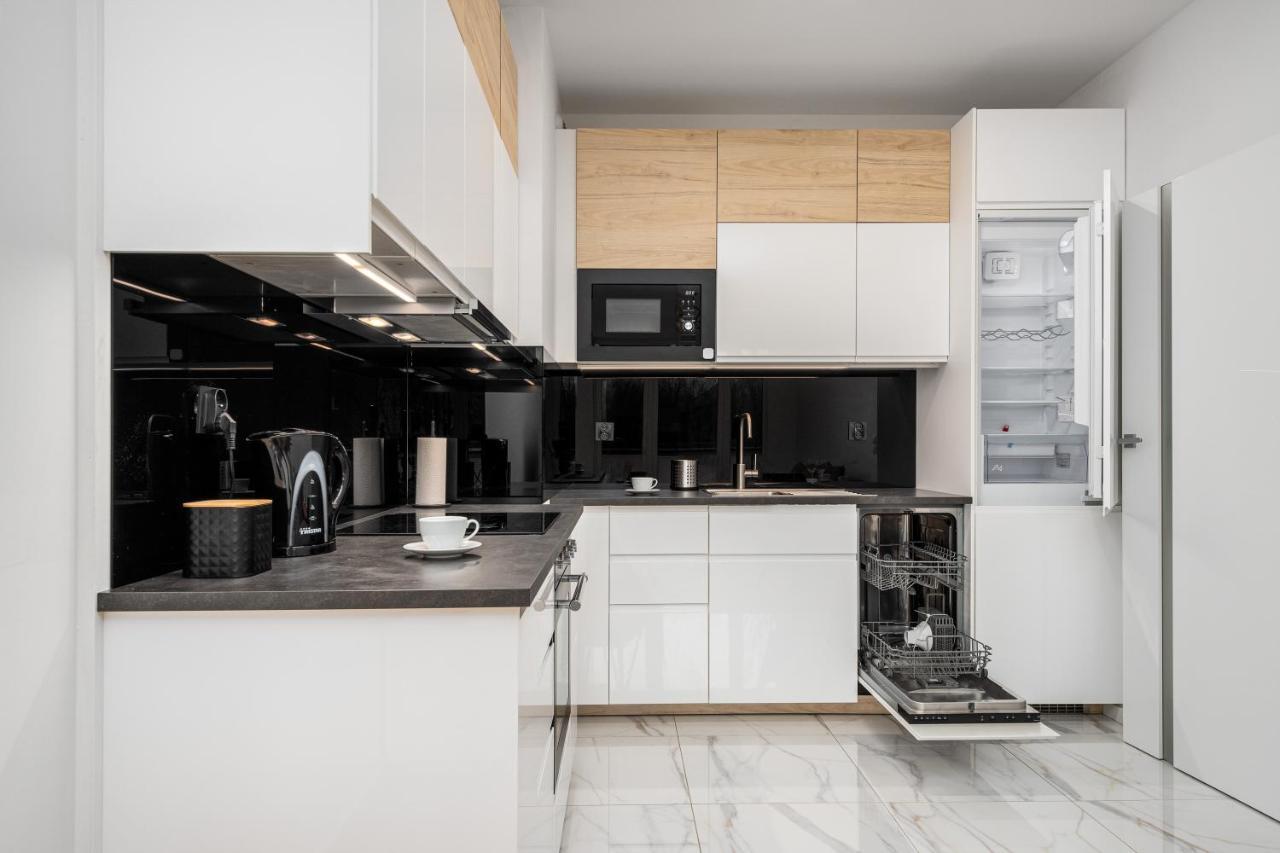 Your Apartments 1 Sierpnia Street Warsaw Luaran gambar