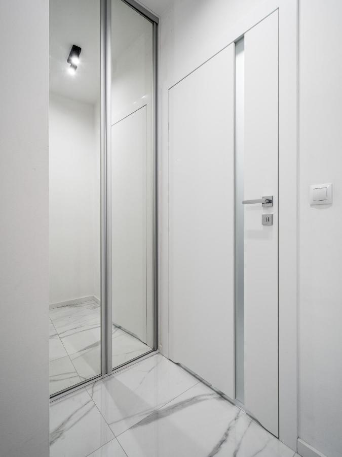 Your Apartments 1 Sierpnia Street Warsaw Luaran gambar